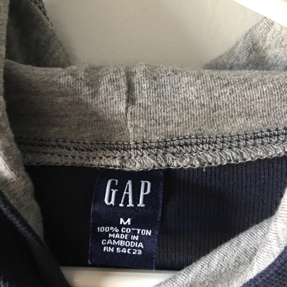 Gap pullover - Picture 2 of 3